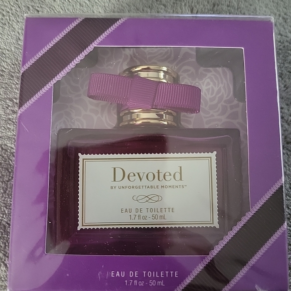 Unforgettable Moments Devoted Eau De Toilette - Picture 2 of 4